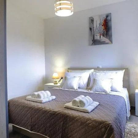 Matia With Pool * إيموتسكي