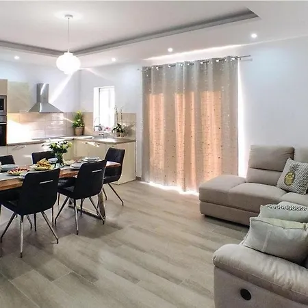 Villa Matia With Pool