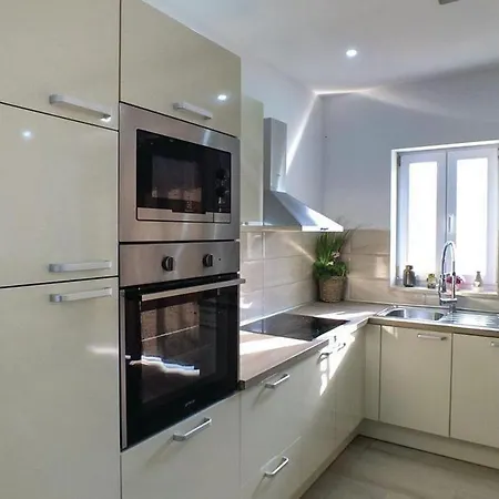 Matia With Pool Villa *