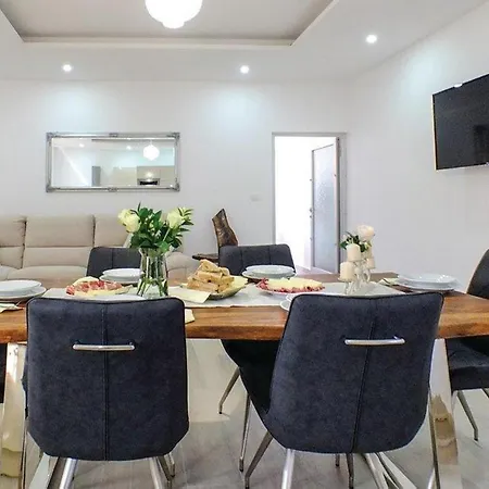 فيلة Matia With Pool إيموتسكي