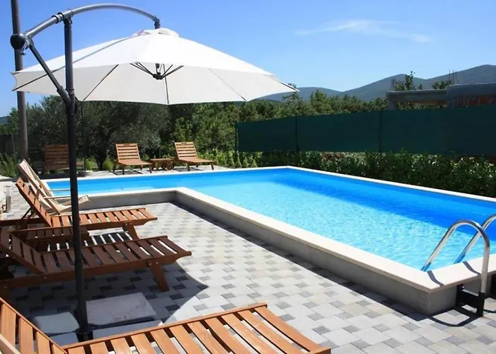 Matia With Pool Villa