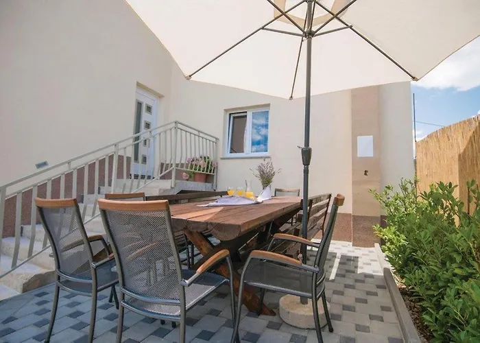 Villa Matia With Pool
