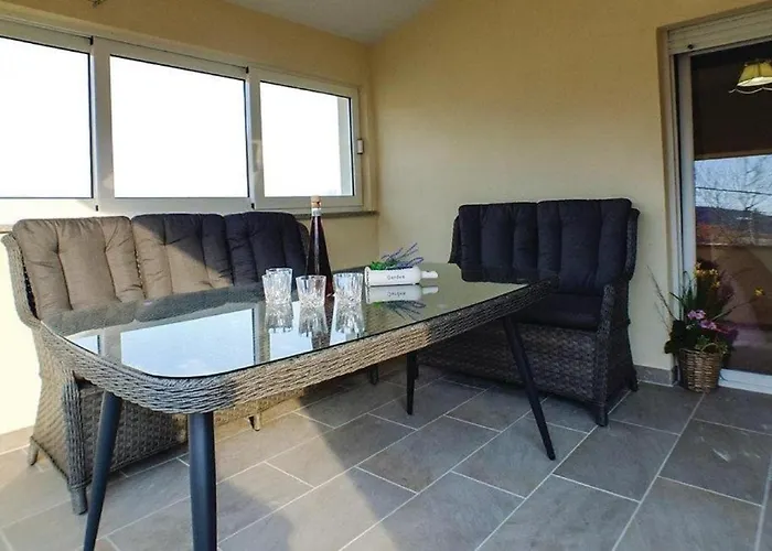 Villa Matia With Pool *